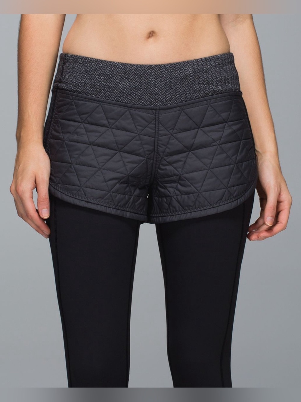 Lululemon Hot Cheeks Shorts in Black Heathered Herringbone Size 4